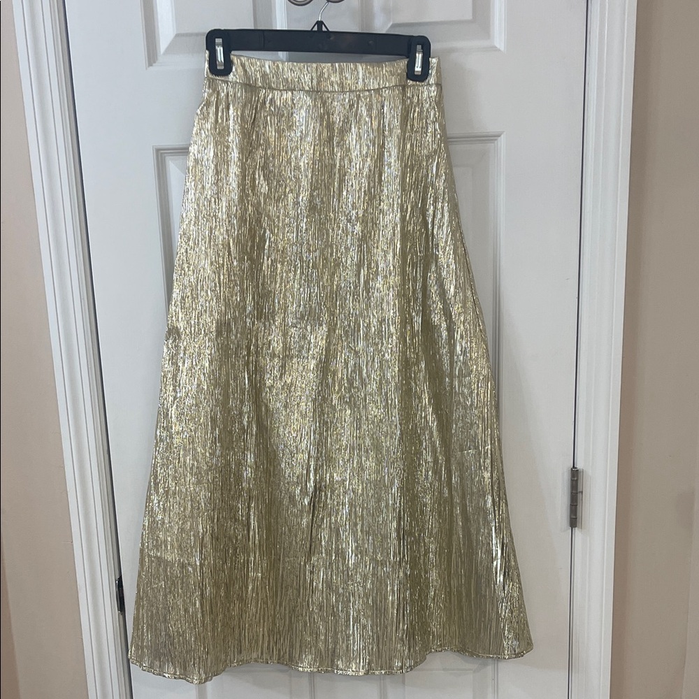 Chic Metallic Gold Midi Skirt